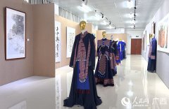 <b>该学院产物设想专业学子也正在两项设想赛事的</b>